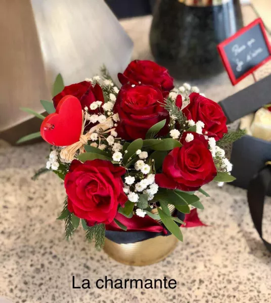 La Charmante – 6 Roses dans Coffret Doré | Verttige
