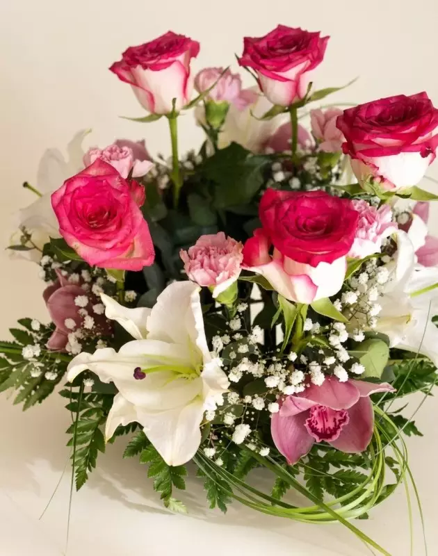 The circle of roses